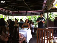 -植物园哈利亚餐厅