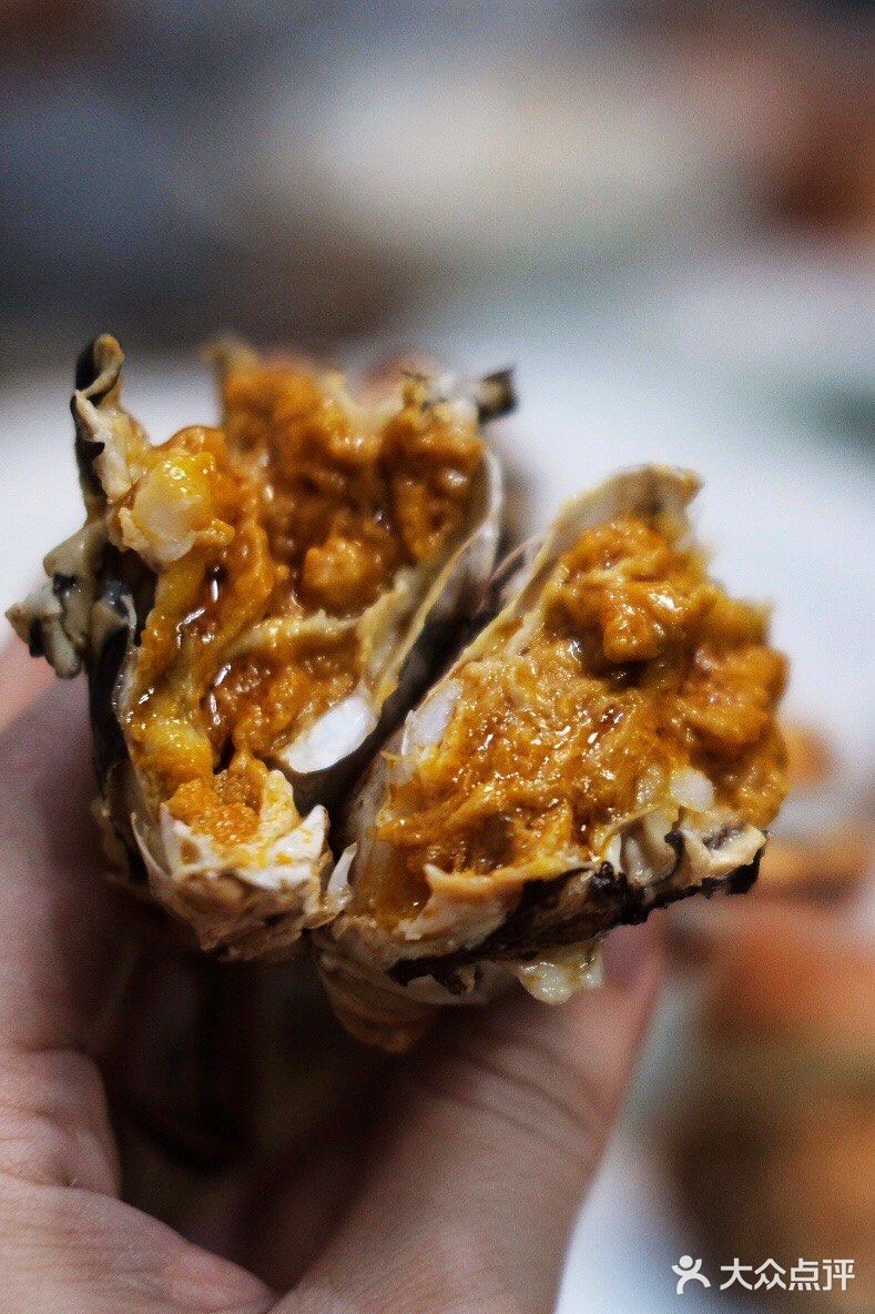 吃到蟹黄喷涌的大闸蟹 就十月初的大闸蟹来说