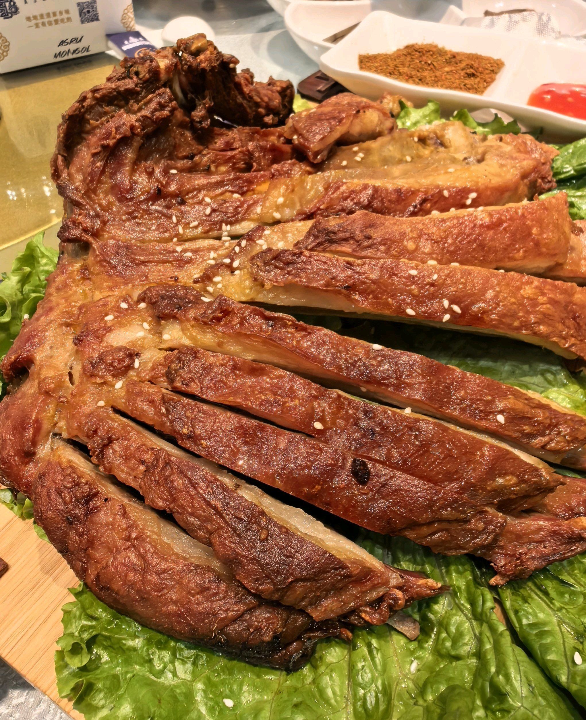 烤羊排的诱惑推荐,🤤羊排太赞了,撒上一