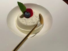 -MONICH牛排融合餐厅(和义大道购物中心店)