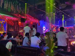 -喜鹊音乐酒馆(西街店)