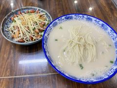 -雪琴面馆富安特色鱼汤面(城中花园店)