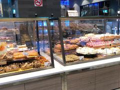 面包甜点陈列柜-巴黎贝甜(大宁国际商业广场店)