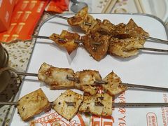 -小董哥烤串·爆汁大油边(故宫店)