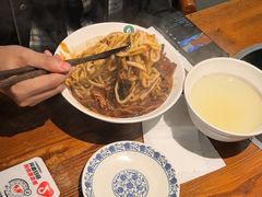 -老天桥酱肉烧饼夹肘子(天桥店)