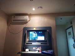 -Zsmart智尚酒店(上海轻纺市场定边路地铁站店)