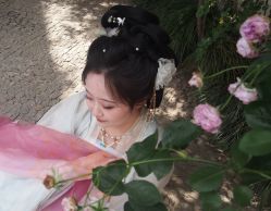 -一揽芳华汉服旗袍体验馆(拙政园店)