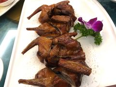 吊烧乳鸽-香云轩·顺德菜(香云纱园林酒店店)