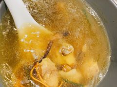 原盅香菇炖鸡汤-鹿港小镇(金虹桥国际中心店)