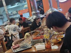 -哈尔滨小酒馆·鲜肉现穿自助烧烤(康新花园店)