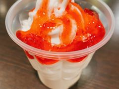 草莓圣代-麦当劳(花桥得来速店)