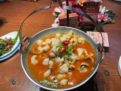 -老滇山寨•云南特色菜•地方菜•民族风情歌舞表演(金碧店)