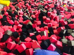 -嘿哟动霸CHUA·新潮玩运动娱乐中心·蹦床滑冰团建乐园