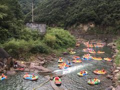 -安吉龙王山峡谷漂流