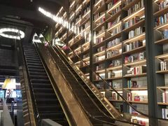 -CGV影城(滨江天街IMAX店)