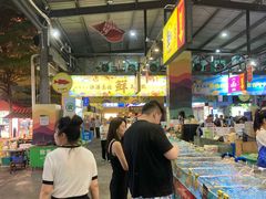 -三亚火车头万人海鲜广场