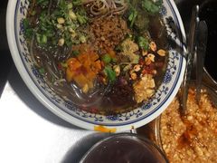 酸辣粉-爆炸头阿姨小四川正宗川味小吃(无任何分店)