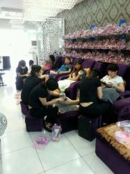 人很多-纤指佰魅美甲生活馆