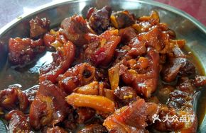 Braised Pork Trotter with Secret Sauce