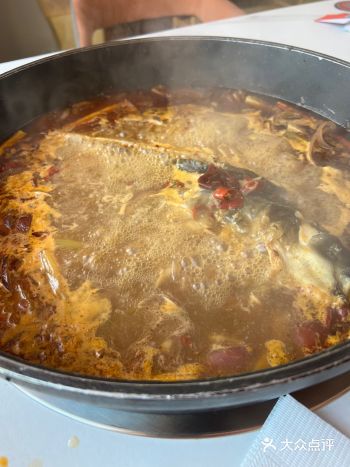 中午饿了想吃烤鱼，网上搜索到这家新开的店面