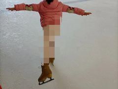 -冰纷万象滑冰场(二七万象城店)