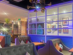 -豪客嘉族·麦尼顿西餐厅(乐福天下店)