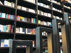 -钟书阁(松江泰晤士小镇店)