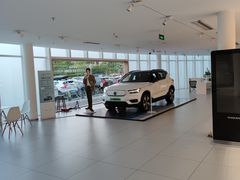 -杭州中沃沃尔沃4S店(滨江区店)