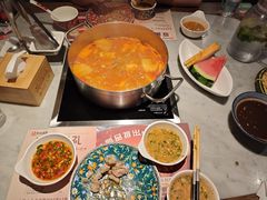 -尚尚仙·酸汤猪手·猪肚鸡火锅(华联万柳购物中心店)