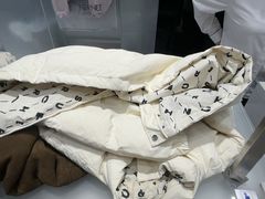 -福奈特洗衣洗鞋(宝华广场店)