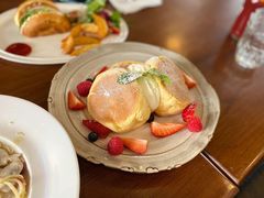 莓果奶油芝士舒芙蕾松饼-UPPER KITCHEN(延安路店)