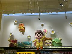 -咻啵翔翔零食基地(万达广场店)