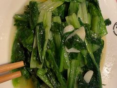 -肥肥虾庄·金牌油焖大虾(汉街SKP店)