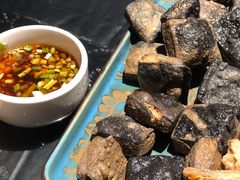 炸臭豆腐-布衣草棚风格餐厅