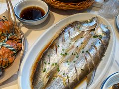 清蒸白鱼-丫丫蟹庄·苏式园林农家乐·阳澄湖大闸蟹(阳澄湖莲花岛店)