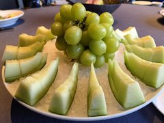 -上海龙吴水胜海发市场