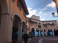 -佛罗伦萨小镇广佛名品奥特莱斯(疏港路店)