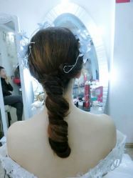 -红馆妆造(中央大街店)