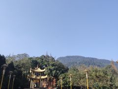 -峨眉山报国寺
