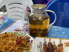 -沙枣树辣子鸡•新疆家常菜(喀什西路店)