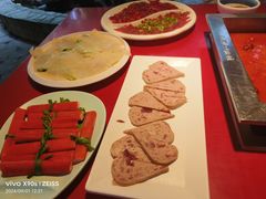 -二荆条·蜀鲜汇城市森林火锅