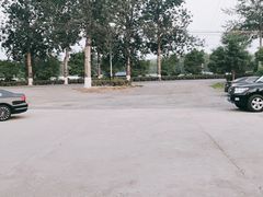 停车场-金台阶鱼馆(于桥水库店)