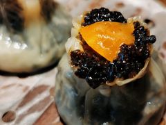 咸蛋黄乌米烧麦-佬泰丰斋· 乌镇茶食餐厅