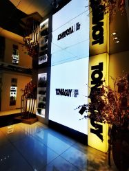 -TONI&GUY