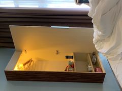 -卡罗酒店(东门晒布地铁站店)