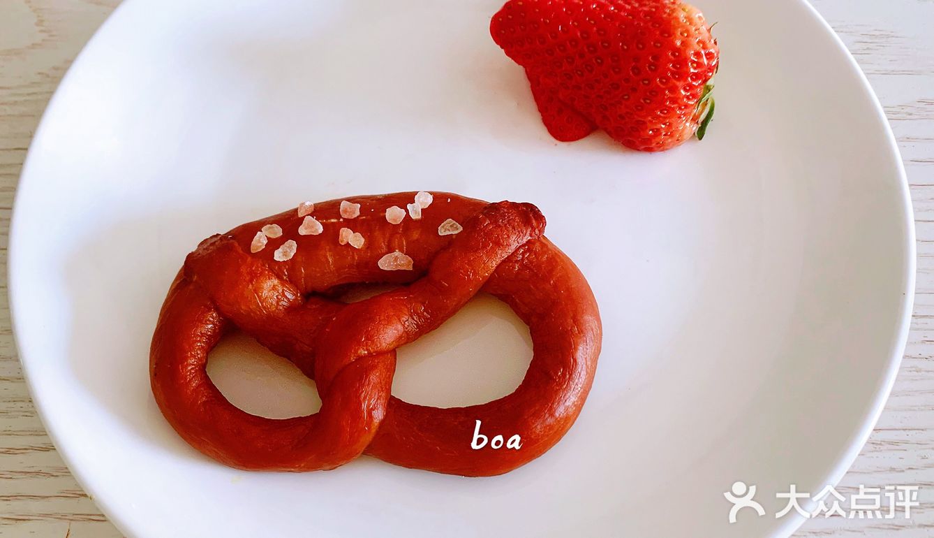 不需要鸡蛋就可以做，光面粉，并没有那么高的热量！