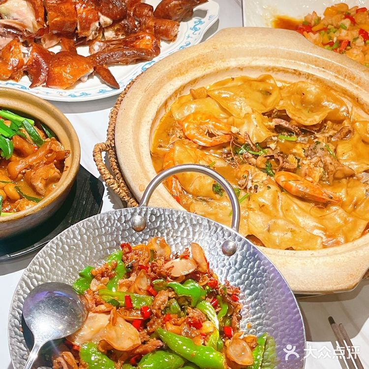 日照｜野果砂锅天花板！清甜果香撞上热辣食材