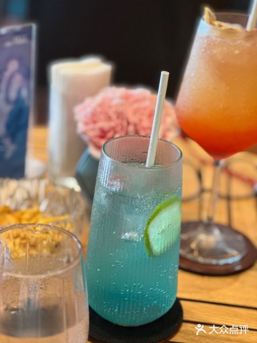 日落吧·海景咖啡厅·餐酒吧·鸡尾酒·下午茶·乐队表演·浪漫夕阳·三亚文华东方酒店图片