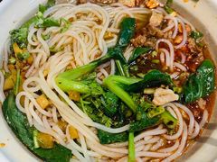 -爆炸头阿姨小四川正宗川味小吃(无任何分店)