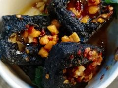 -黑色经典臭豆腐·湖南特产(步行街店)